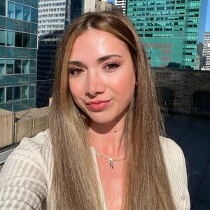 Meet your Posher, Özge